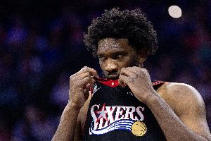 哑火！76人第三节全队仅拿13分 单节净负尼克斯17分