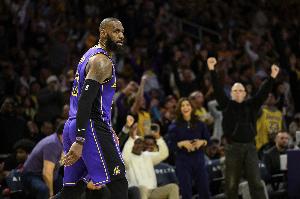 阿里纳斯：媒体说詹姆斯是湖人救世主 这是科比球迷讨厌他的原因