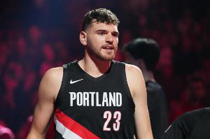 镇守禁飞区！克林根9投4中&三分5中1 得到9分15板1助4帽