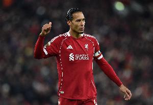 斯塔姆：范戴克太过在意队友的表现，他需要把注意力放回自己身上