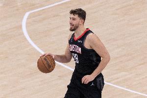 大举反击！奥科吉助攻申京暴扣 火箭末节9-2反超比分打停灰熊