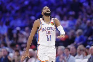 稳定空间点！以赛亚·乔三分10中5高效得17分3板3助