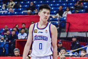 表现相当全面！林庭谦13中6贡献14分并有6助攻 防守积极有3次抢断