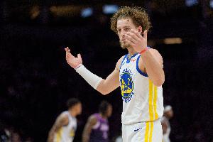 多鼓励少质疑！波杰姆斯基6中2得11分8板7助1断1帽 罚球6中6