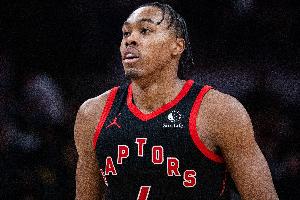 失误有点多！斯科蒂·巴恩斯13中6拿到17分10板5助 出现5次失误