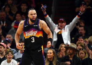 够个全明星不？狄龙过去3场场均30.7分5.3板3助 命中率180俱乐部