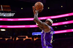 一马当先！范德比尔特抢断反击一条龙暴扣 湖人领先28分打停奇才