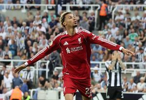 首个英超赛季就打进10球，埃基蒂克是莫派后首位做到的法国球员