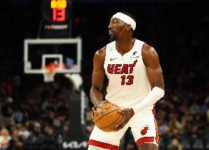 这状态不太行！阿德巴约半场6中1仅得4分4板1助 其中三分3中0