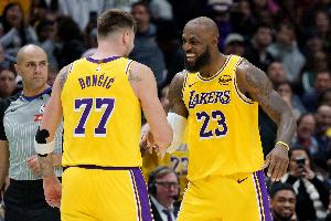 血战麦迪逊广场花园！ESPN预测胜率：湖人32.3% 尼克斯67.7%