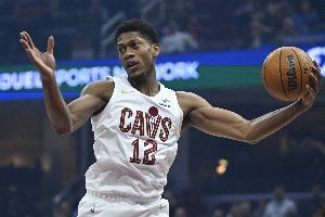 解说：骑士利用亨特交易增强后场深度 国王得到经验丰富3D侧翼