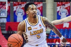 本场18中4！近两个赛季布朗三分出手超15次时 广厦0胜4负