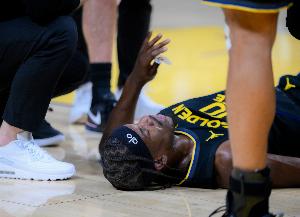 TA：勇士已经明确告诉巴特勒 他们会在未来一年里全力支持他康复