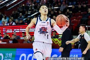 一点状态都没有！山东上半场进攻全员失准 半场落后天津22分