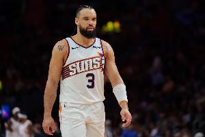 效率不高！狄龙20中7拿到22分5板1助 5犯规