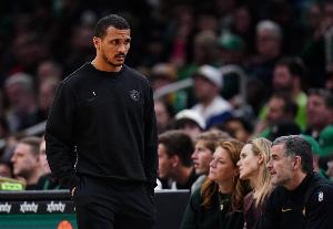 马祖拉谈截止日：每天都和队员沟通 有需要传达的会及时告诉大家