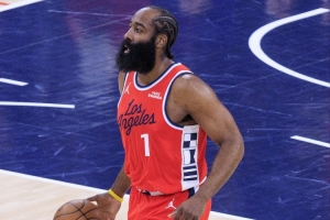 船记：由于哈登去年提前续约1+1 所以他现在没有提前续约资格