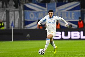 镜报：恩瓦内里铲抢导致对手脚踝变形，对方主帅不满裁判仅给黄牌